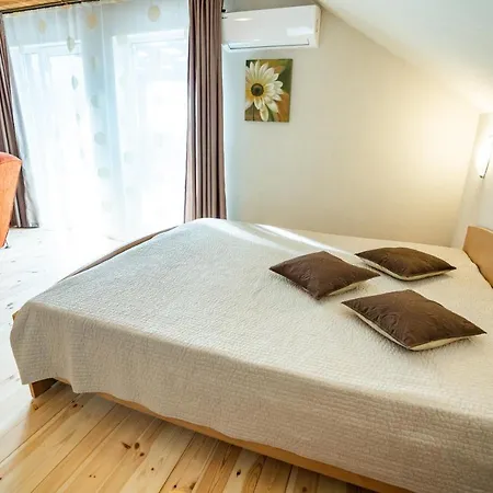 Maironio14 Kambariai Poilsiui * Połąga